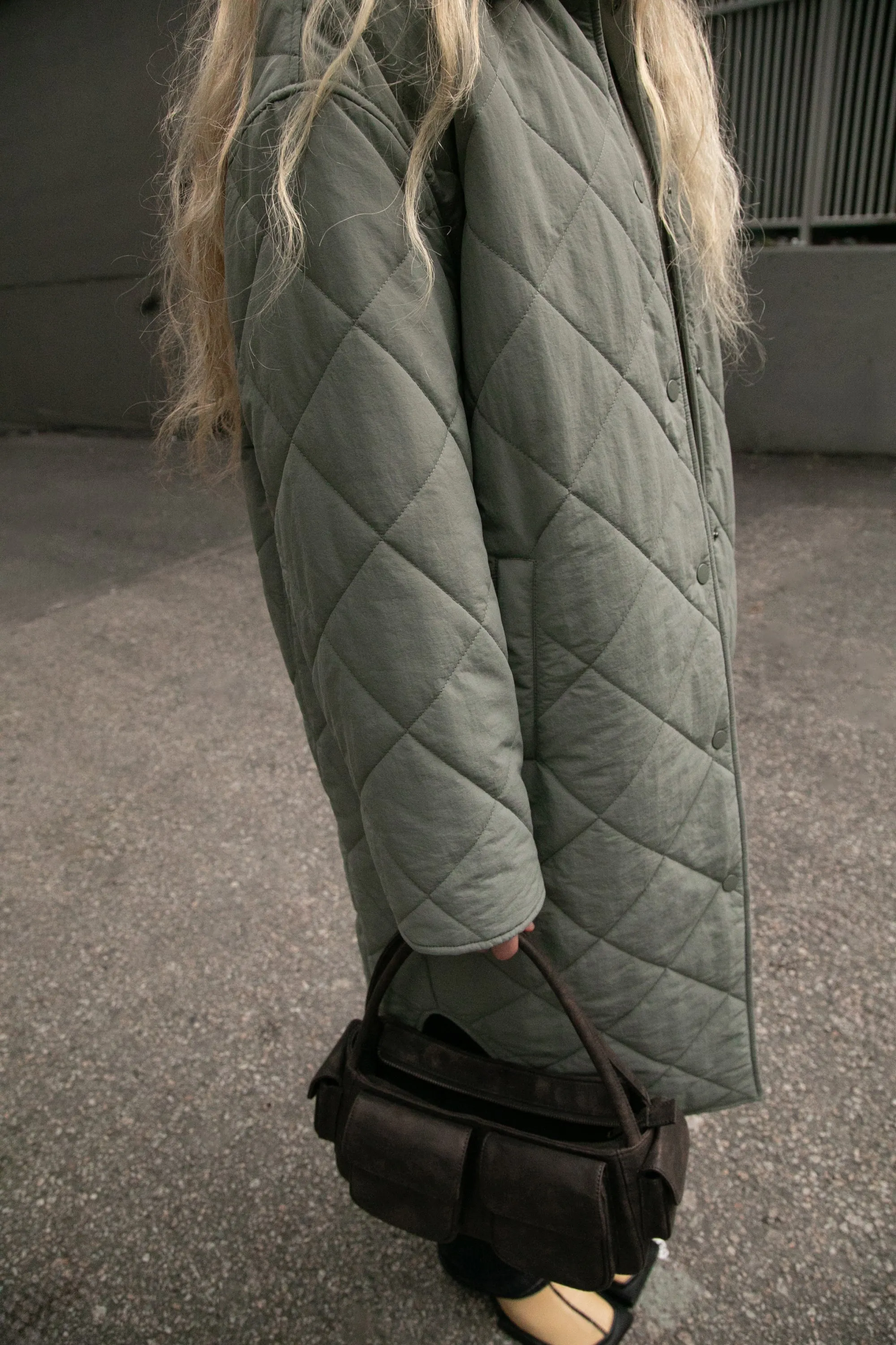 QUILTED PUFFER MIDI SHACKET